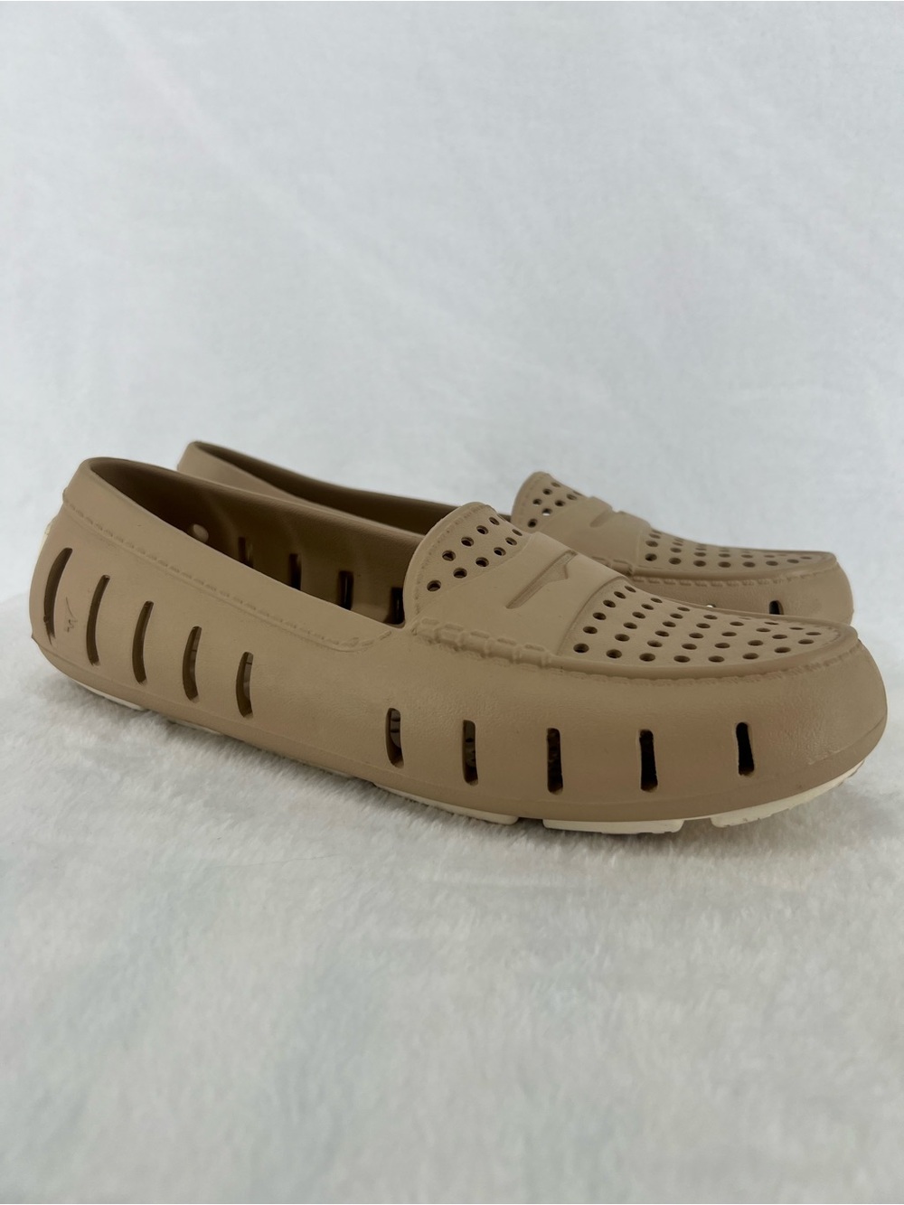 Floafers Posh Driver Warm Sand/Coconut womens size 10 Beach Resort Lake Golf